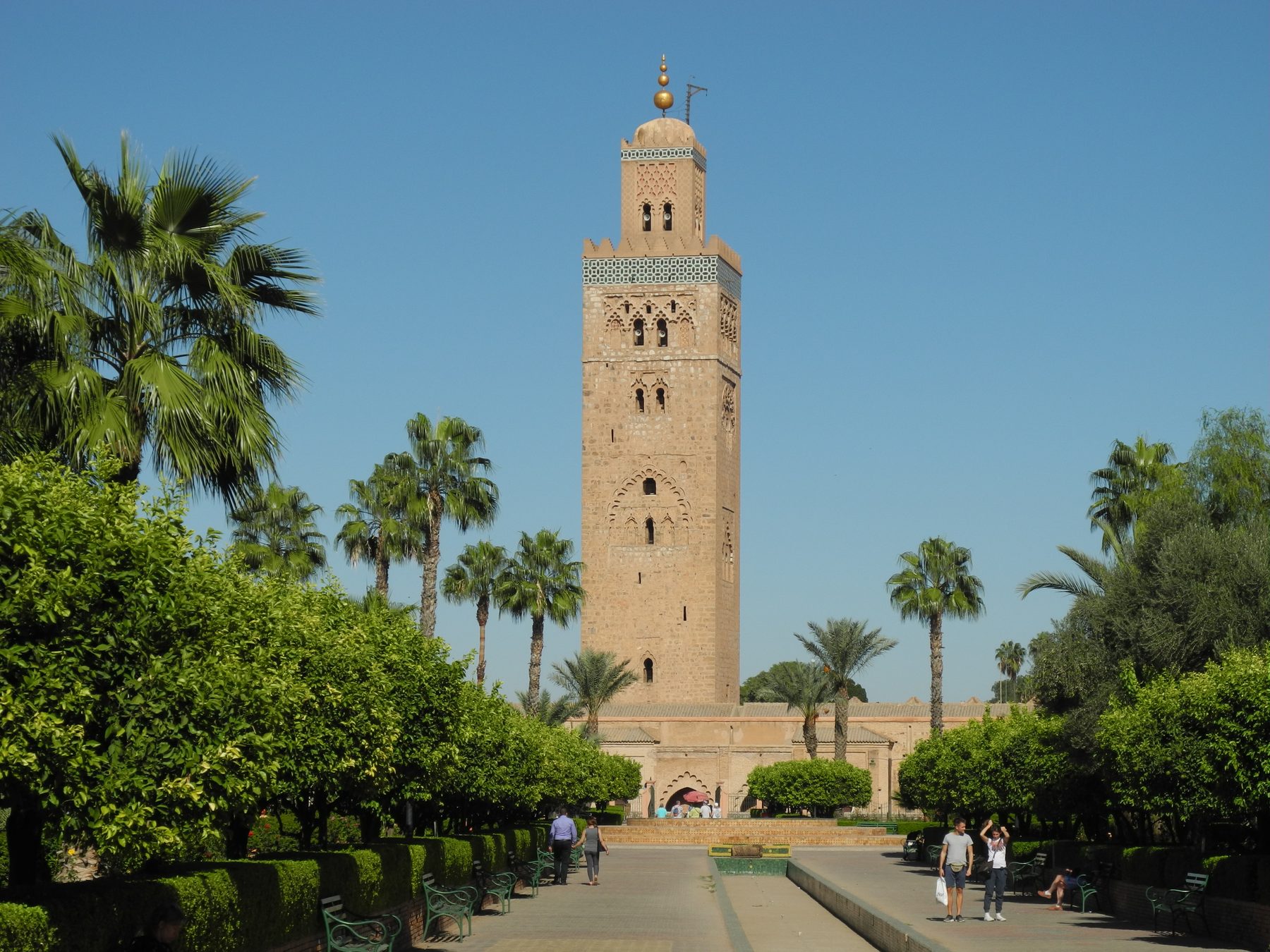Le minaret de la Koutoubia vu depuis les jardins, à Marrakech